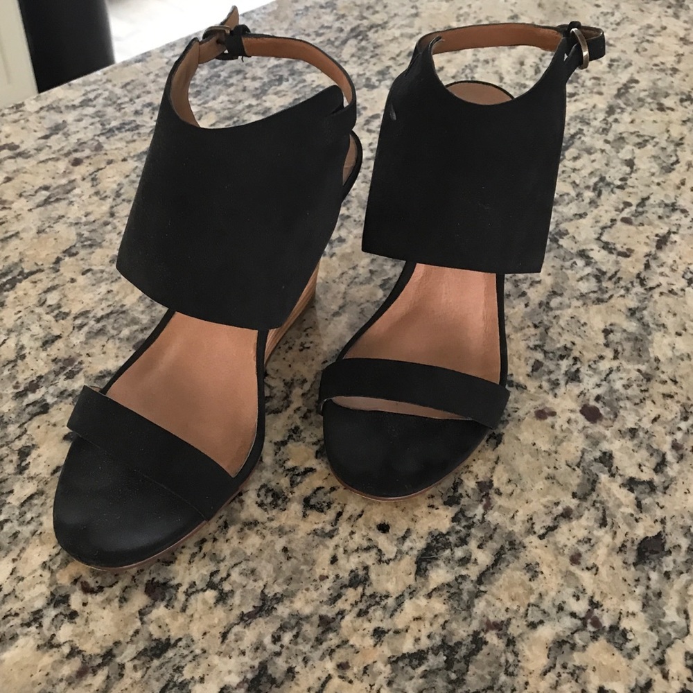 Halogen Summer Wedge!